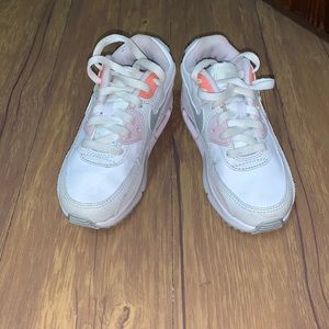 Little girl’s Nike Air Max size 13.